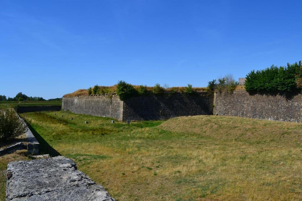 Villa L'Escale Des Remparts Rocroi Exterior foto